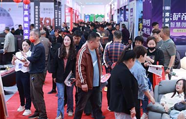 恩施家装展会现场展商云集推出优惠吸引观众